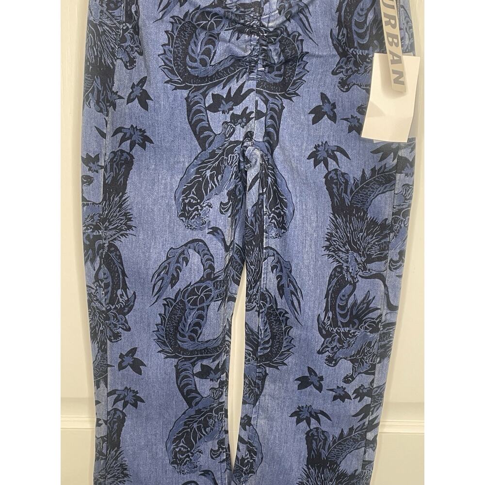 NWT BDG Urban Outfitter Women's Ruched Dipped V Flare Jeans Sz 24 Dragon Floral - Picture 9 of 12